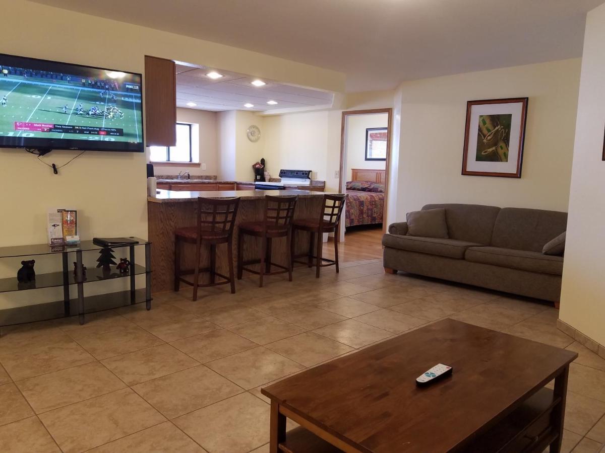 Amber'S Inn And Suites Wisconsin Dells Buitenkant foto