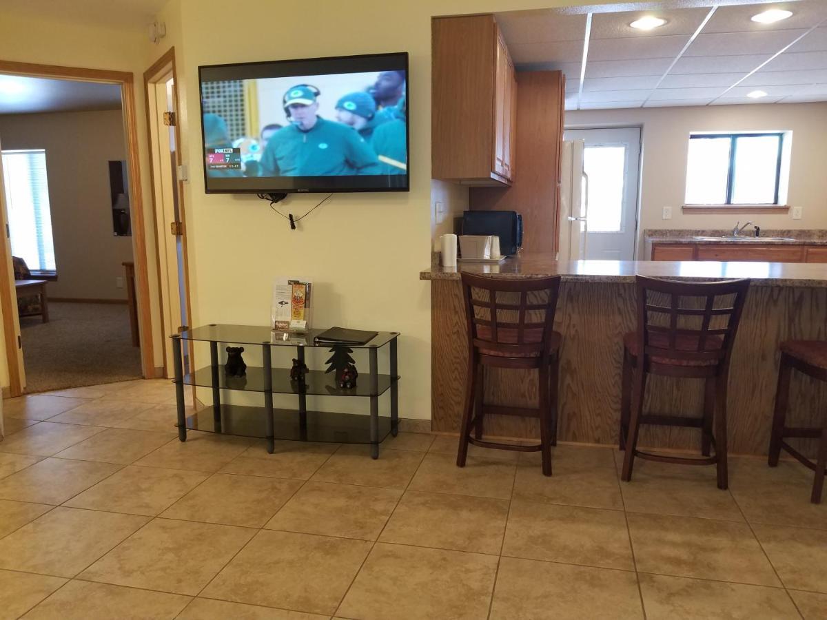 Amber'S Inn And Suites Wisconsin Dells Buitenkant foto