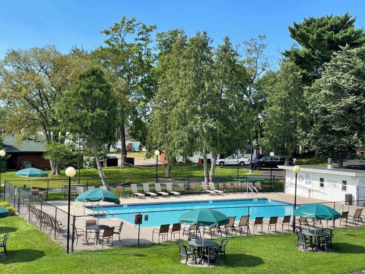 Amber'S Inn And Suites Wisconsin Dells Buitenkant foto