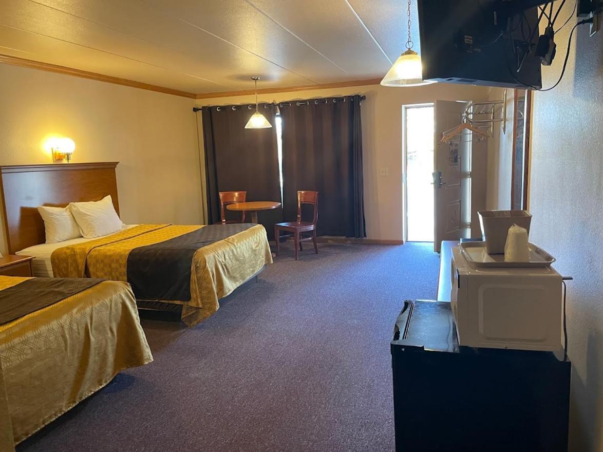 Amber'S Inn And Suites Wisconsin Dells Buitenkant foto