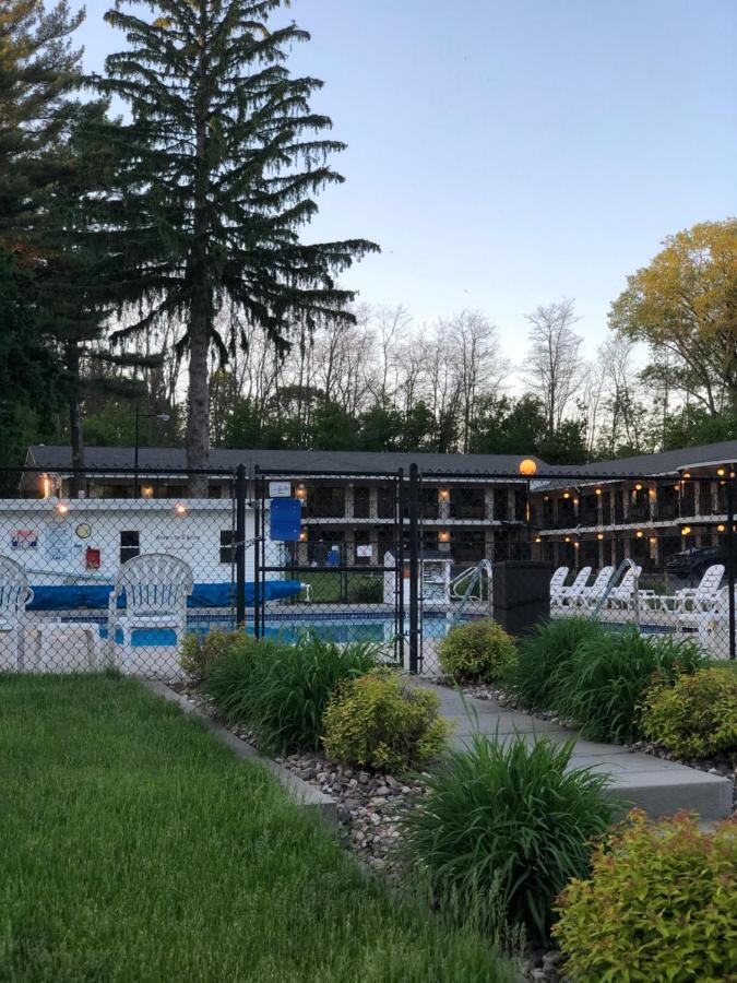 Amber'S Inn And Suites Wisconsin Dells Buitenkant foto