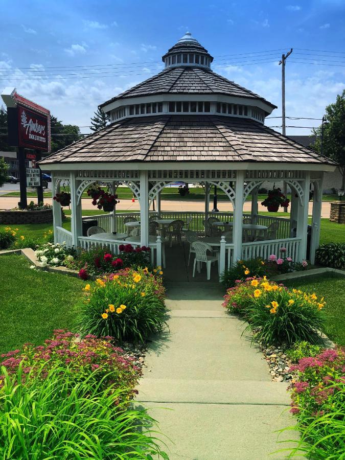 Amber'S Inn And Suites Wisconsin Dells Buitenkant foto