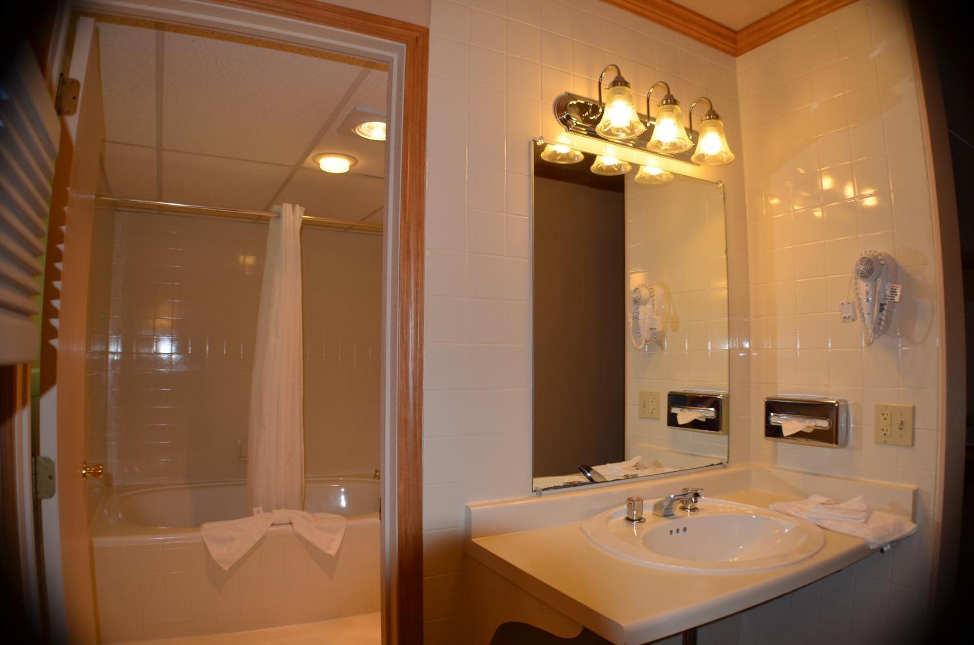 Amber'S Inn And Suites Wisconsin Dells Kamer foto