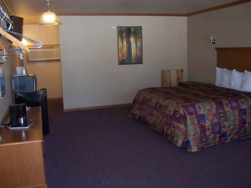 Amber'S Inn And Suites Wisconsin Dells Buitenkant foto